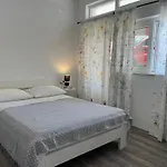 M&i, Free Private Parking Apartamento
