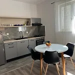 Apartamento M&i, Free Private Parking Makarska