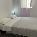 M&i, Free Private Parking * Makarska