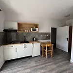 M&i, Free Private Parking Apartamento Makarska