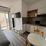 M&i, Free Private Parking Apartamento