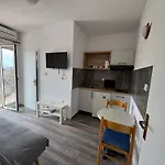 M&i, Free Private Parking Apartamento Makarska