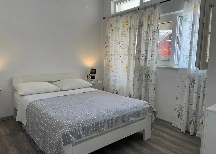 M&i, Free Private Parking Apartamento