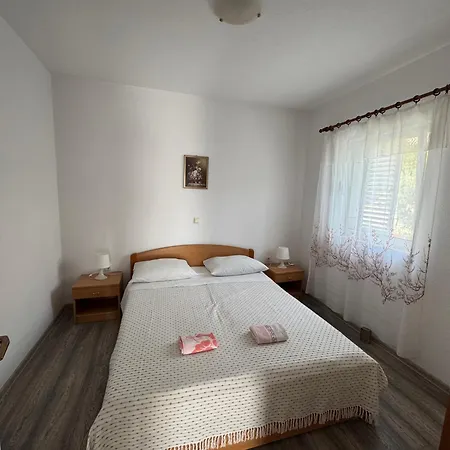 M&i, Free Private Parking