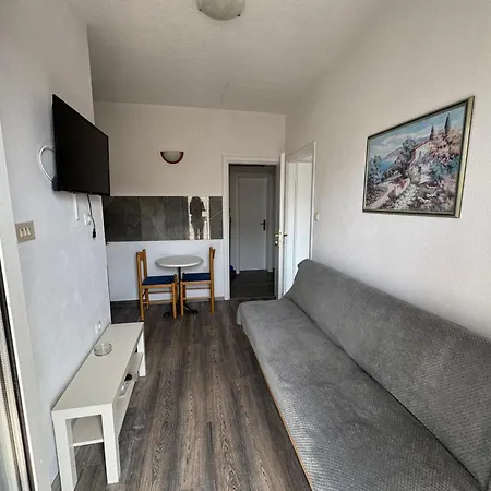 M&i, Free Private Parking *