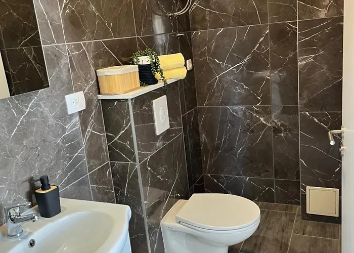 Appartement M&i, Free Private Parking Makarska