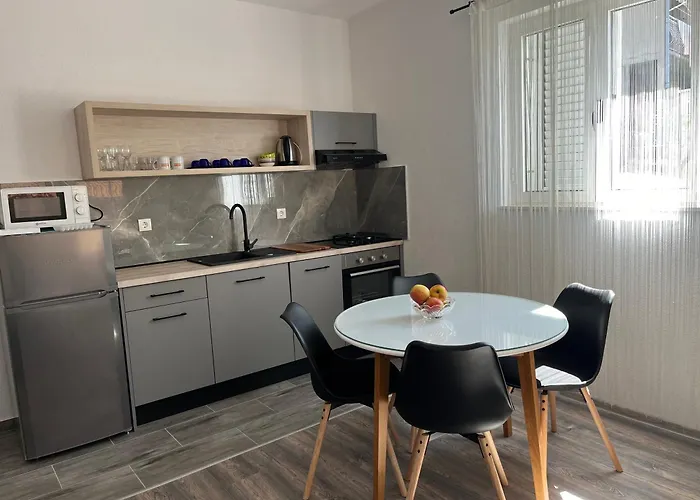 Appartement M&i, Free Private Parking Makarska