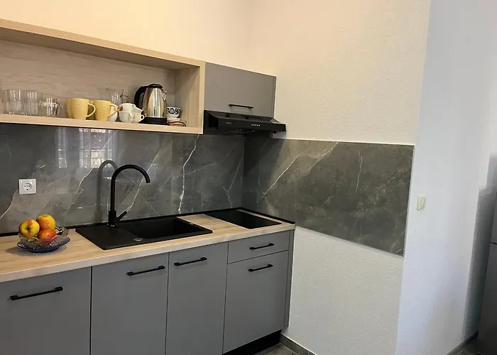 M&i, Free Private Parking Appartement