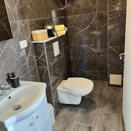 Appartement M&i, Free Private Parking Makarska