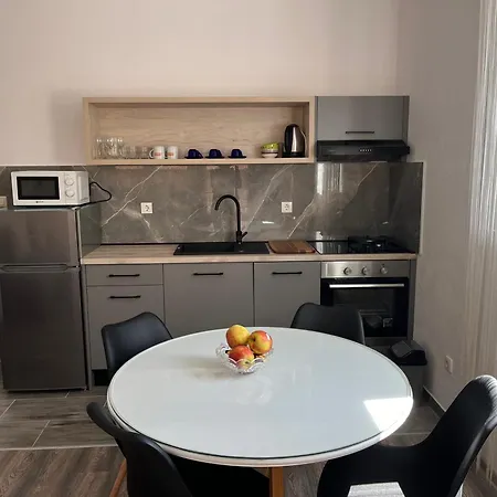 M&i, Free Private Parking Makarska