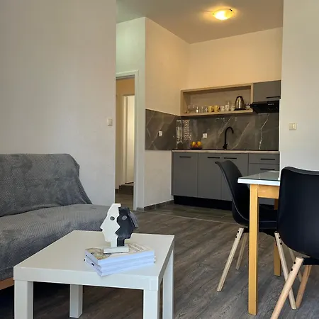 M&i, Free Private Parking * Makarska