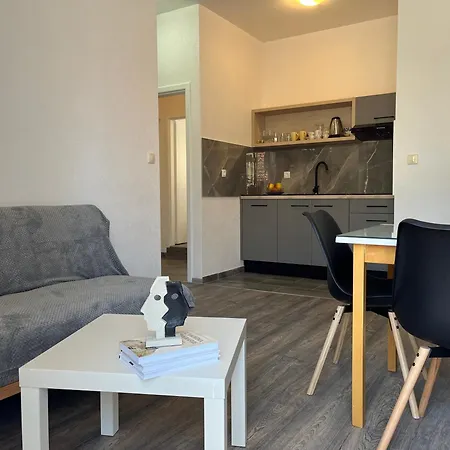 M&i, Free Private Parking Appartement