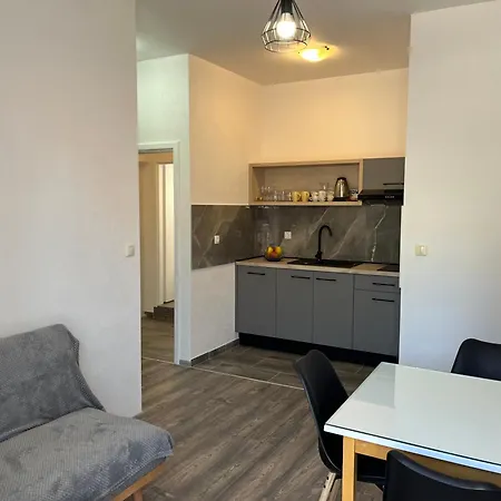 Appartement M&i, Free Private Parking Makarska