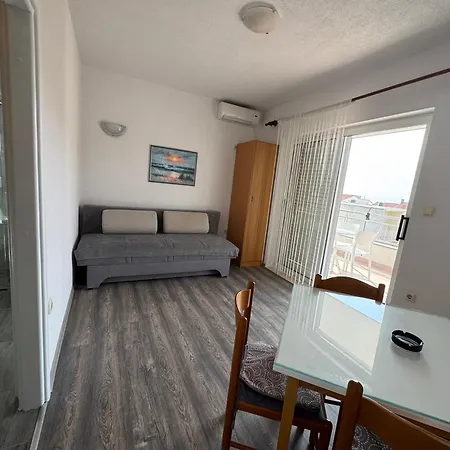 M&i, Free Private Parking * Makarska