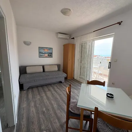 M&i, Free Private Parking Appartement