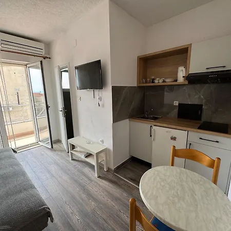 M&i, Free Private Parking Appartement