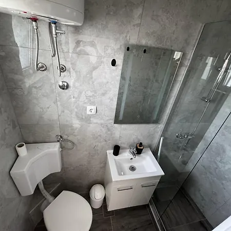 M&i, Free Private Parking Appartement