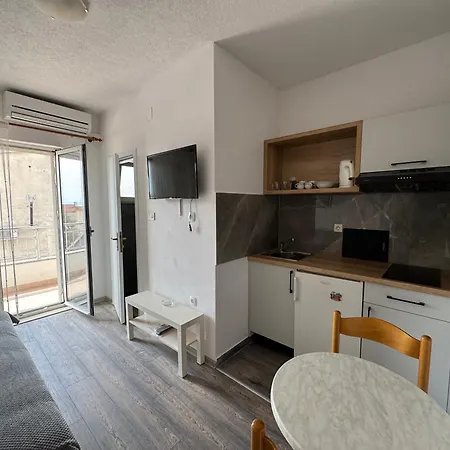 M&i, Free Private Parking Appartement