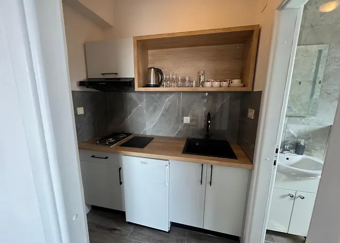 M&i, Free Private Parking Daire